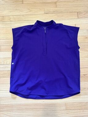 Figs Rafaela boxy scrub top size medium- Purple Pulse
